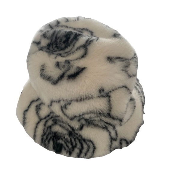 By Anthropologie Faux Fur Floral Bucket Hat Size: One Size - Picture 3 of 6